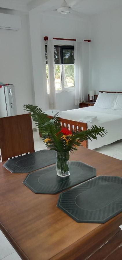 Amssler Beach Stay Kalutara Kültér fotó
